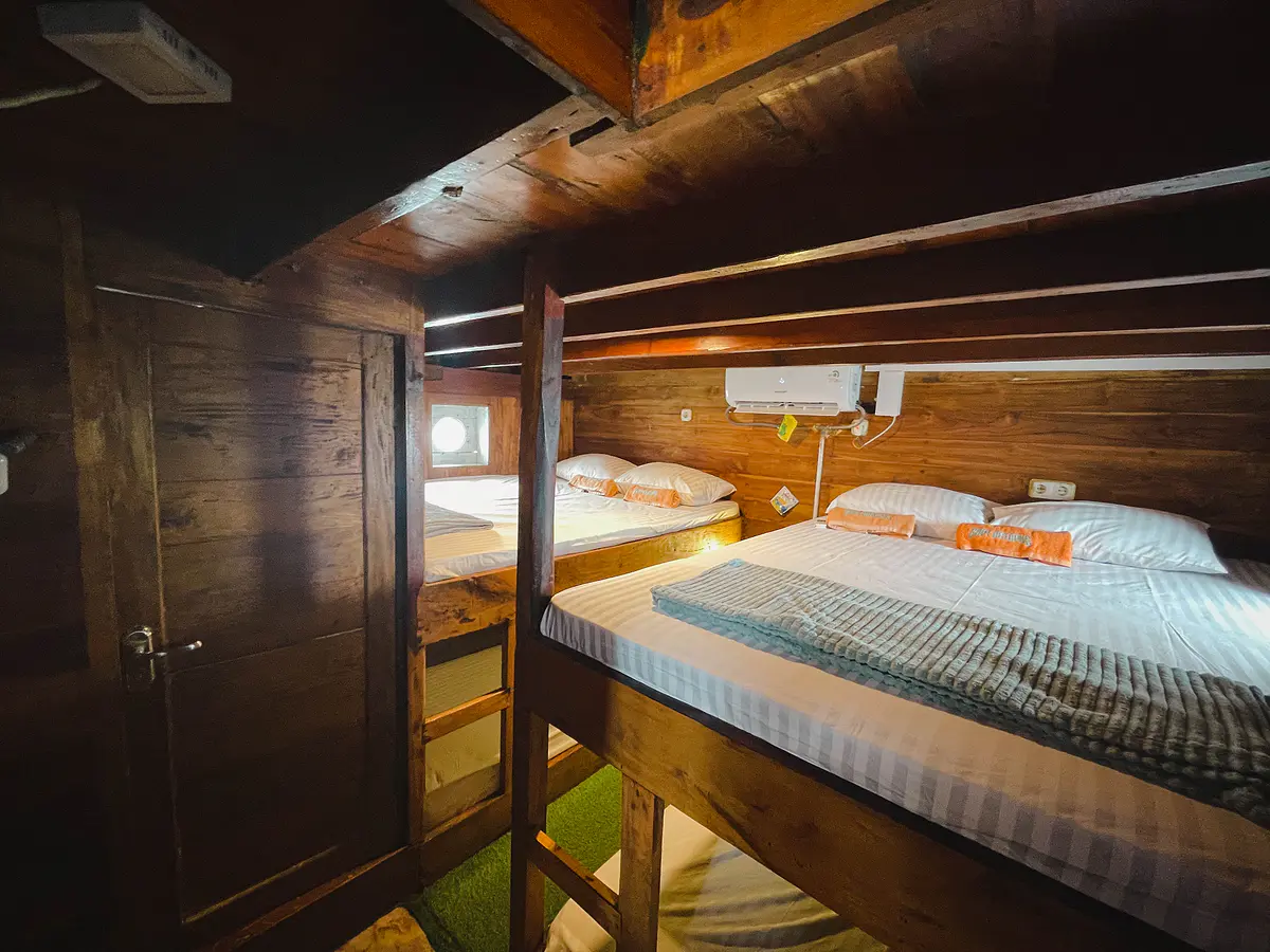 Big Social Shared Cabin (6 Pax) - Image 1